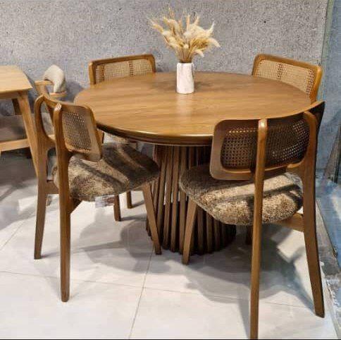 میز نهارخوری چهارنفره